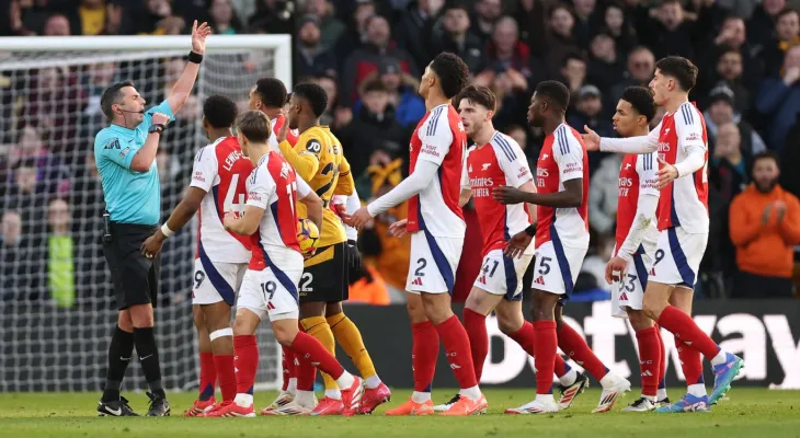 PGMOL Condemns ‘Abhorrent’ Abuse Towards Referee Michael Oliver Following Arsenal-Wolves Controversy