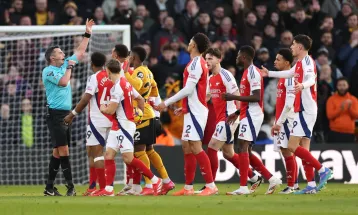 PGMOL Condemns ‘Abhorrent’ Abuse Towards Referee Michael Oliver Following Arsenal-Wolves Controversy