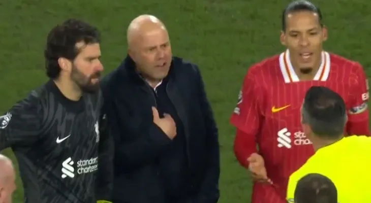 Van Dijk’s Calm Amid Chaos: What He Said to Oliver and Slot During Liverpool-Everton Clash